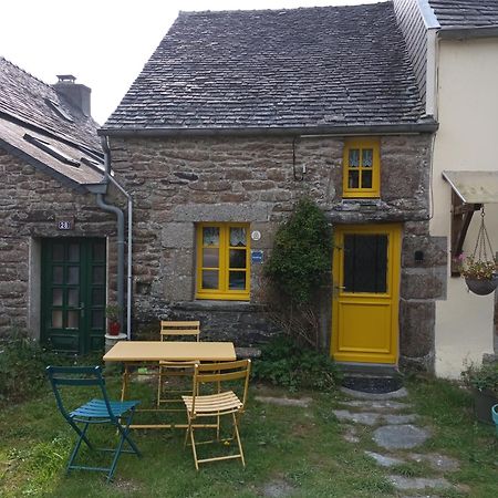 La Maison De Poupee Berrien المظهر الخارجي الصورة