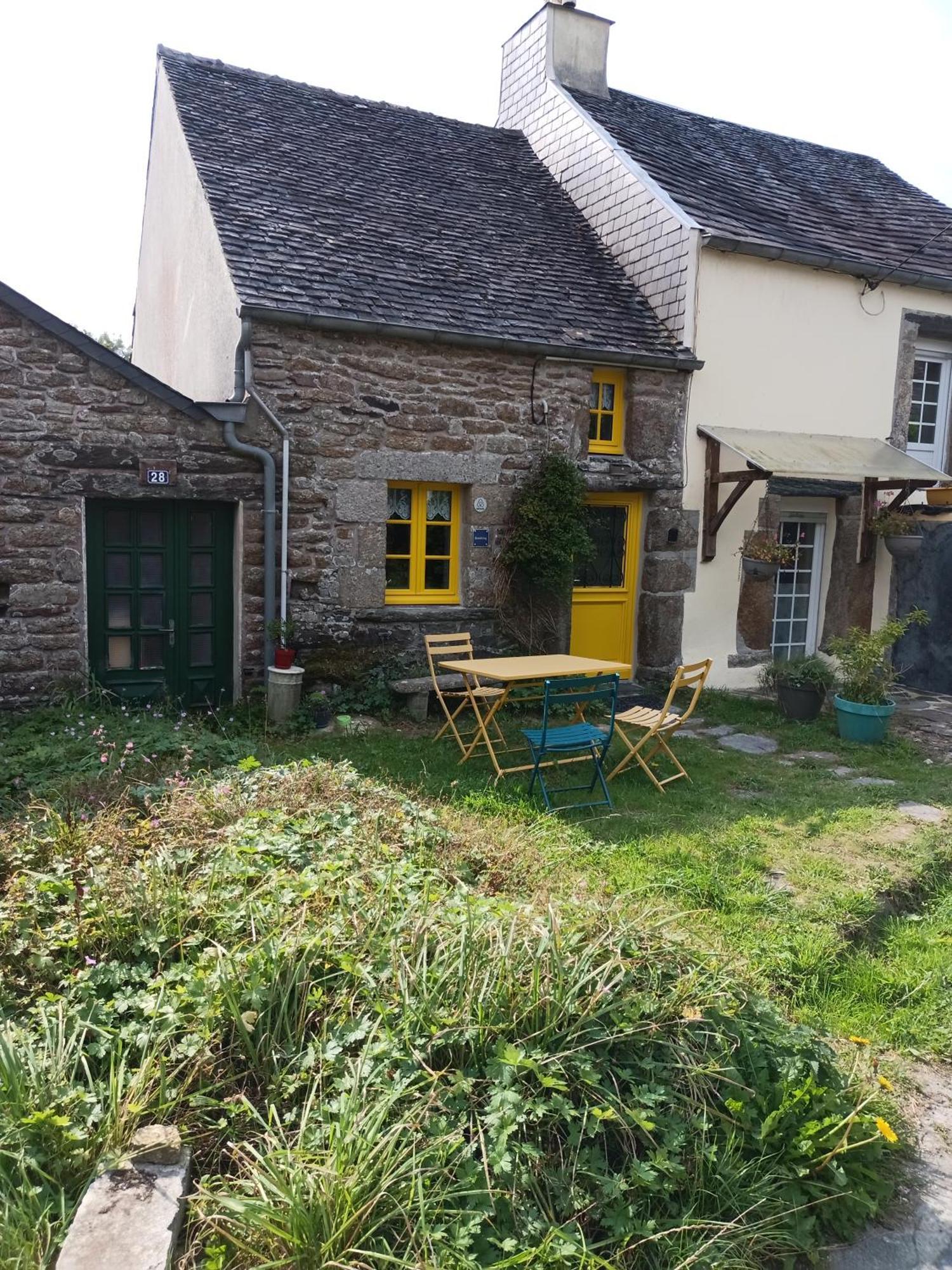 La Maison De Poupee Berrien المظهر الخارجي الصورة